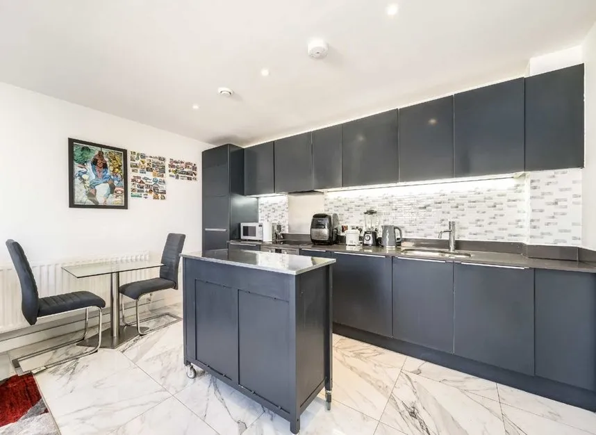 Capitol Way, Colindale, NW9, photo 4