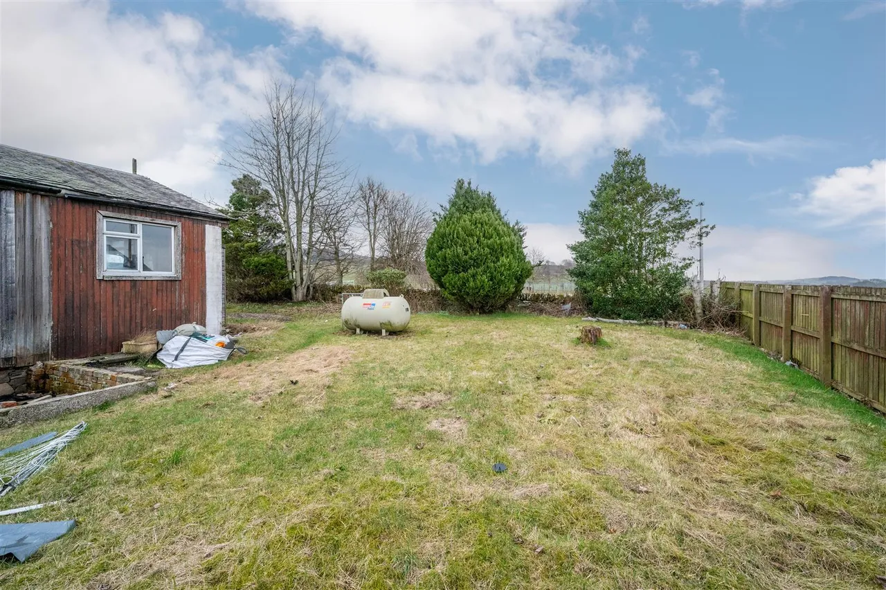 The Bungalow, Auchterhouse, photo 11