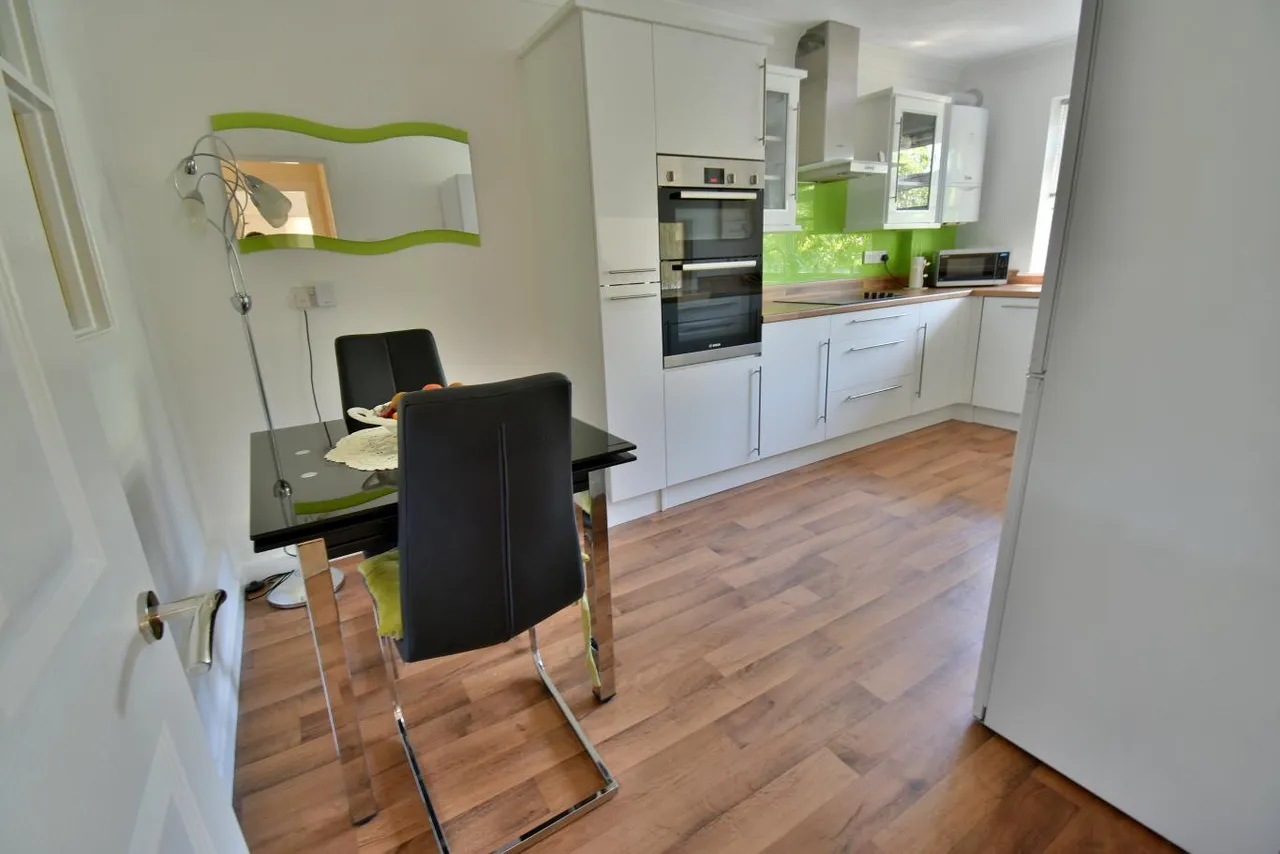 Gorselands Court, BH22, photo 4