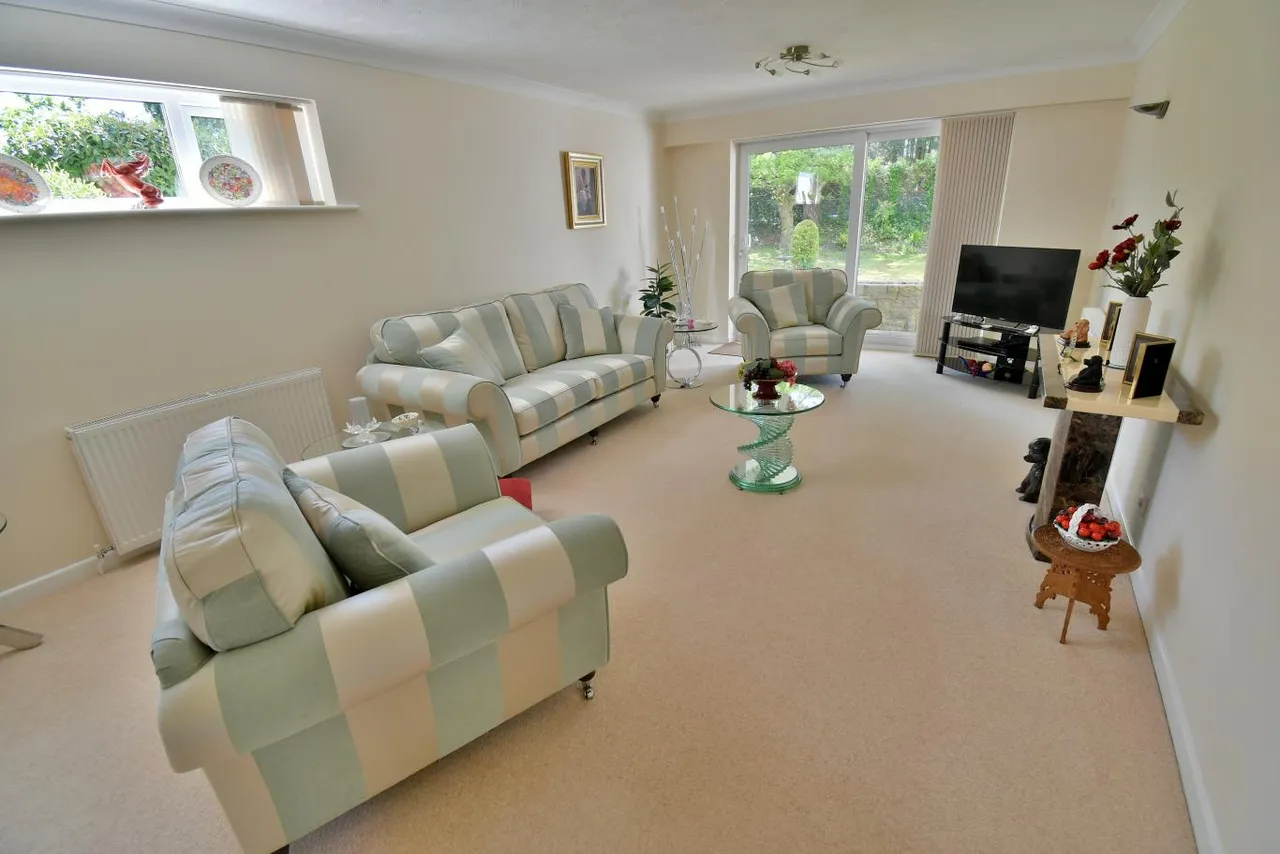 Gorselands Court, BH22, photo 6