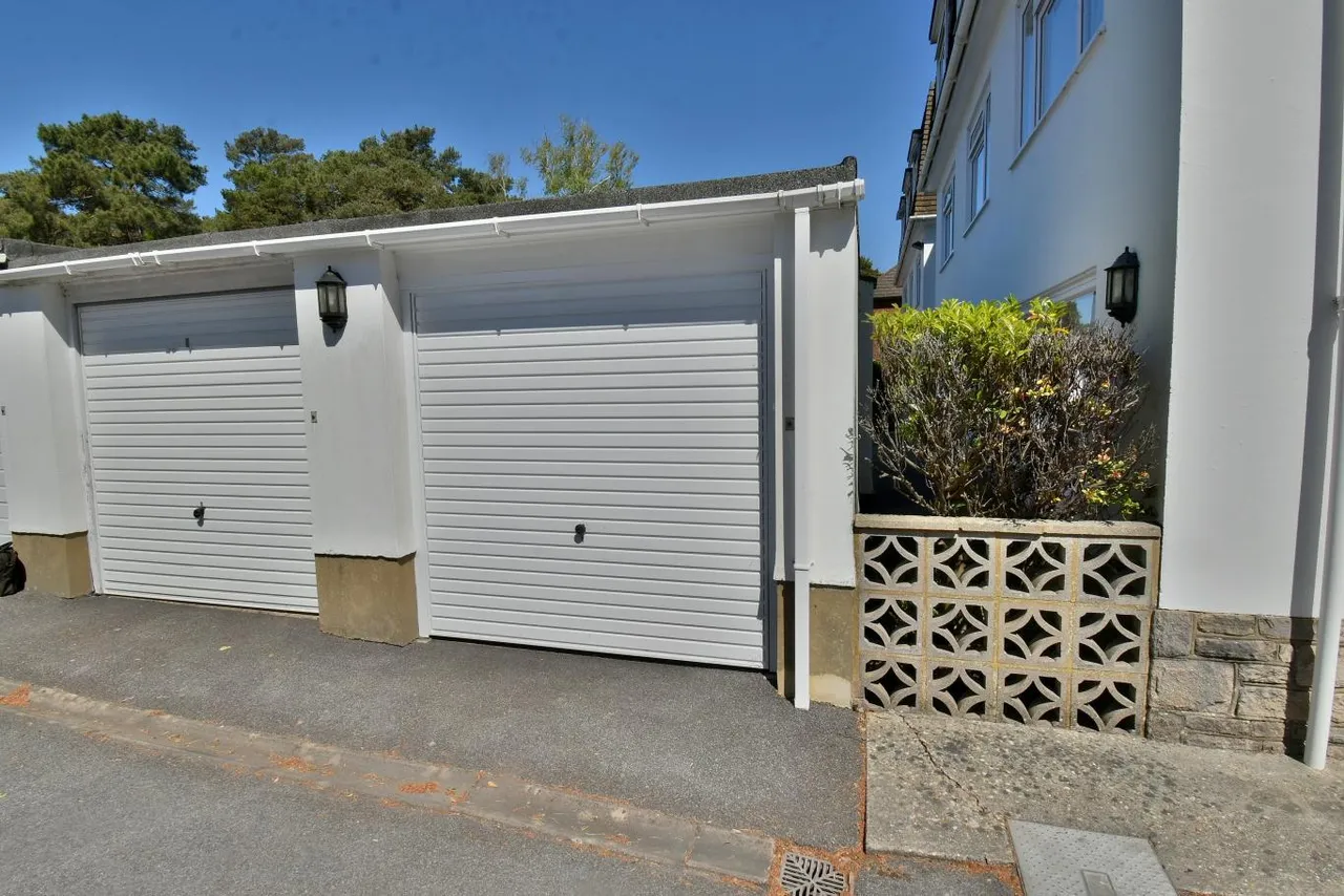 Gorselands Court, BH22, photo 13