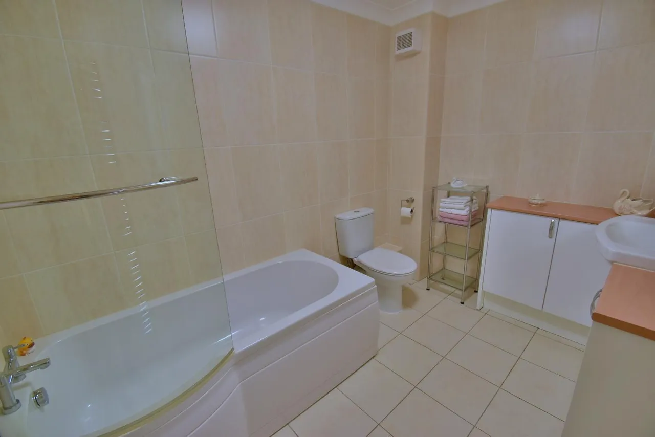 Gorselands Court, BH22, photo 11