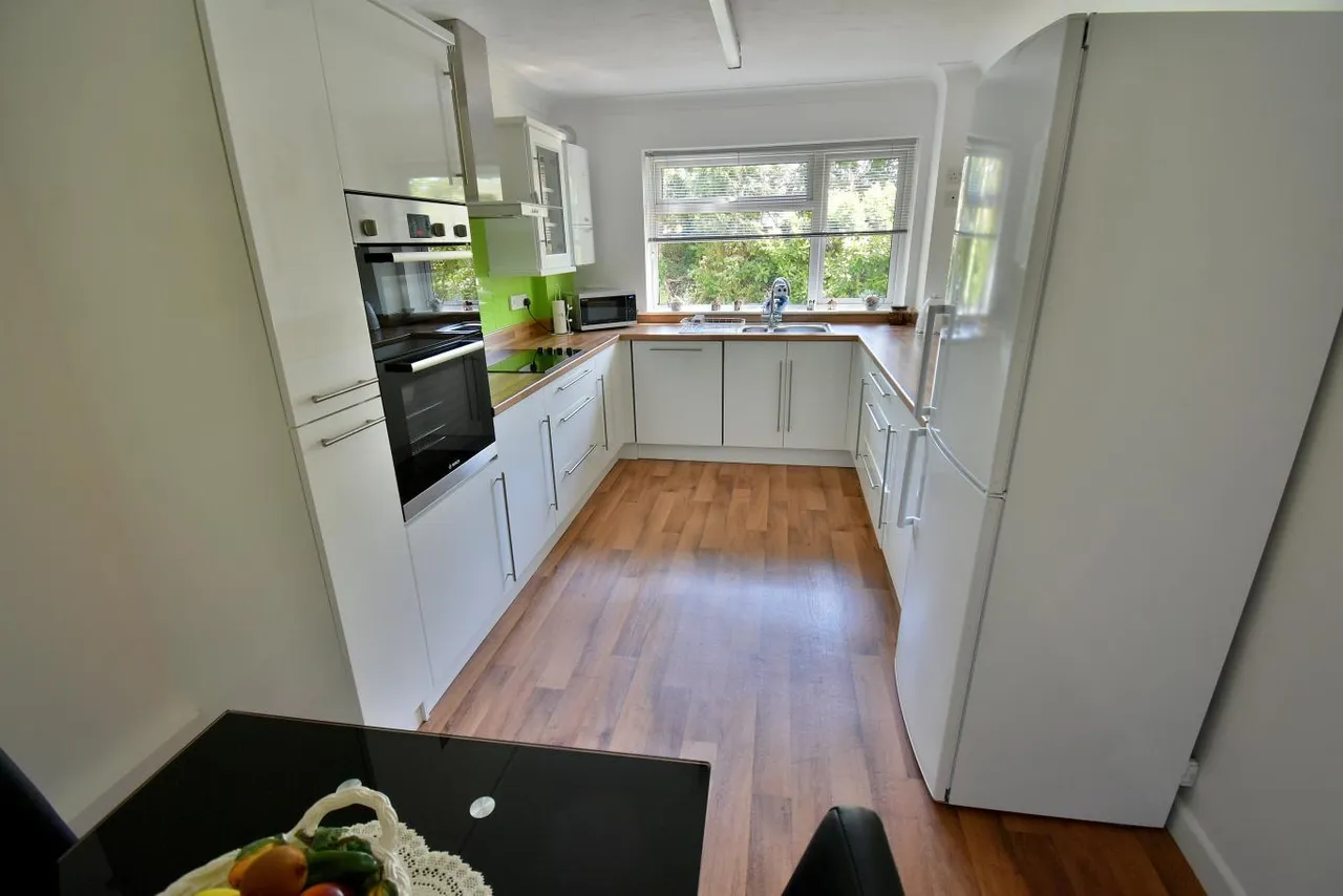 Gorselands Court, BH22, photo 5