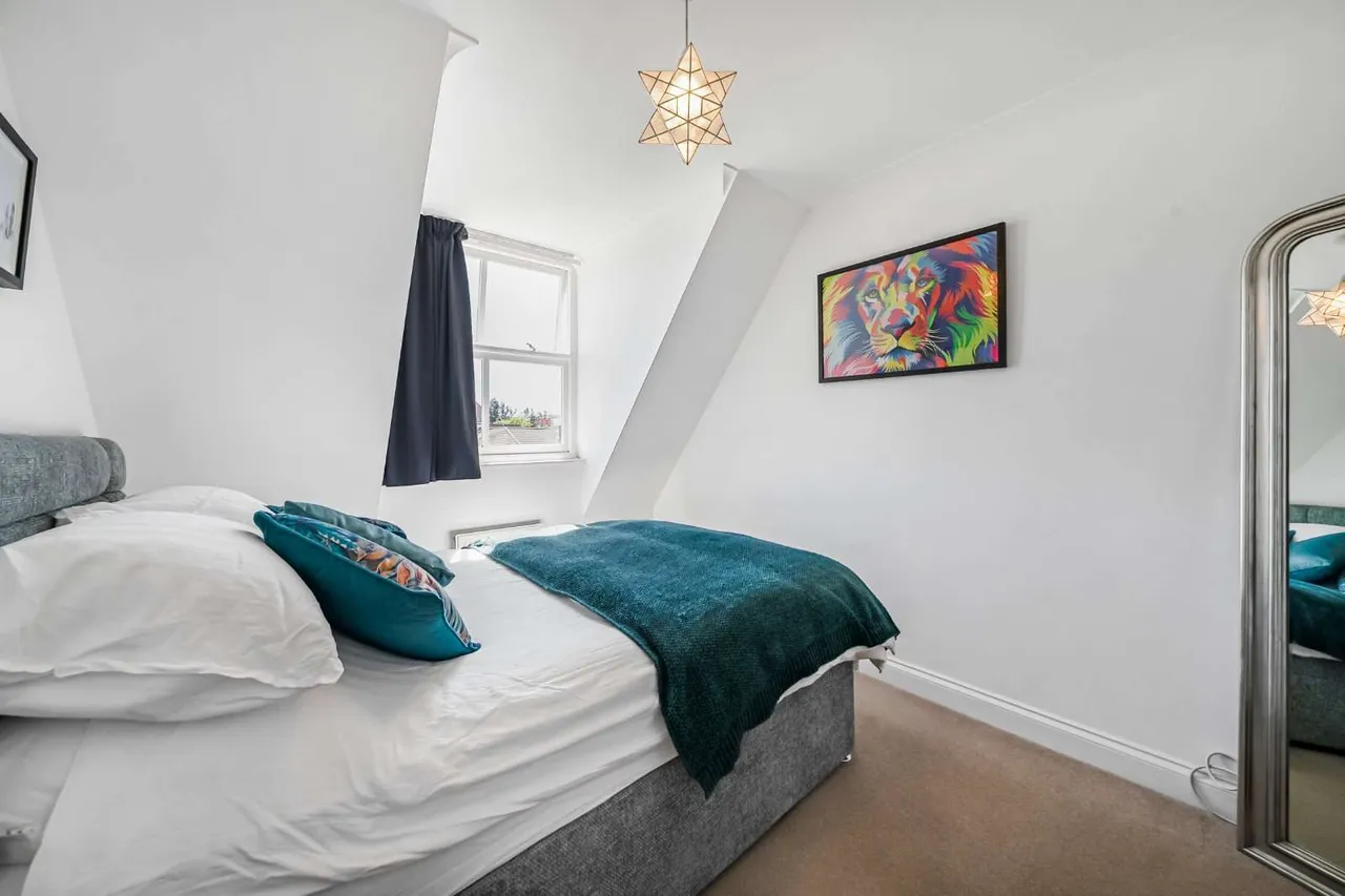North Place, Teddington, TW11, photo 6