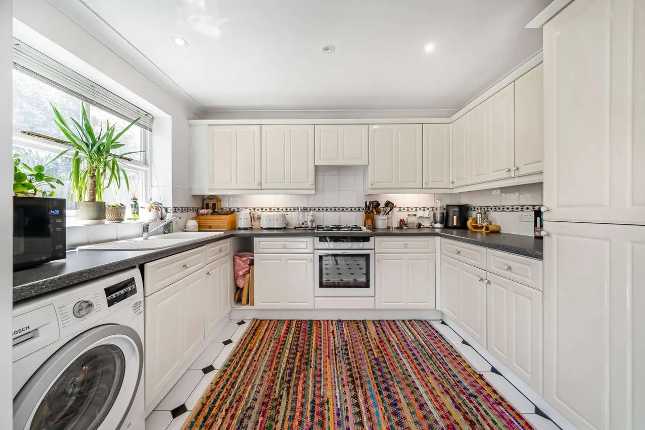 North Place, Teddington, TW11, photo 4