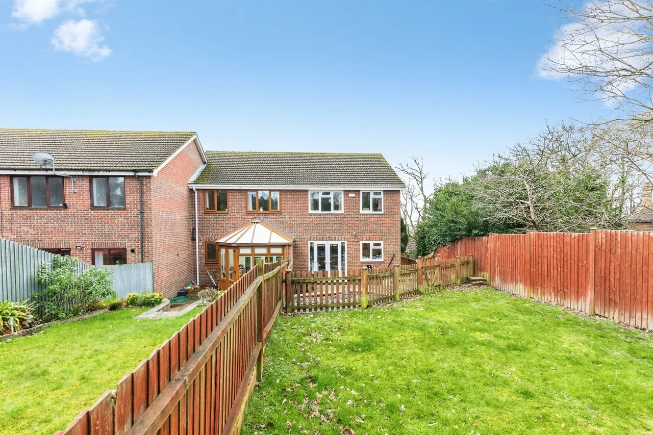 Lynwood Close, St. Leonards-On-Sea, photo 12