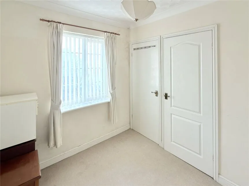 Hanover Square, Thurnscoe, S63, photo 13