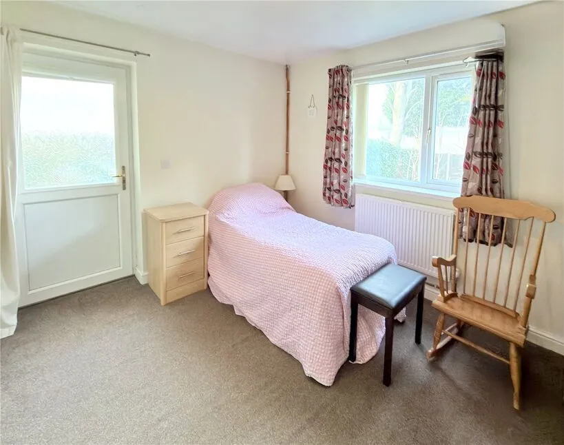 Hanover Square, Thurnscoe, S63, photo 7