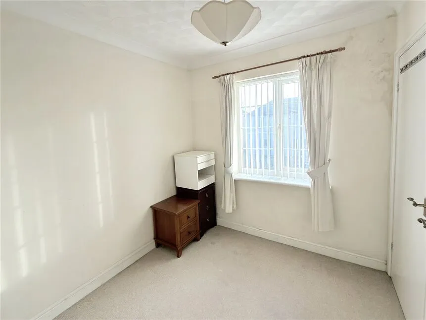 Hanover Square, Thurnscoe, S63, photo 12
