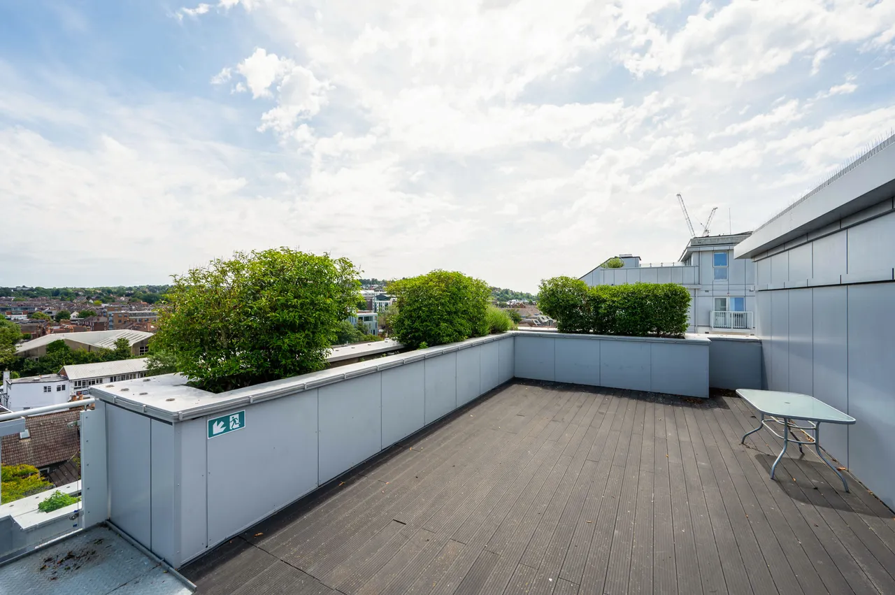 53 Austen House, Station View, Guildford, photo 5