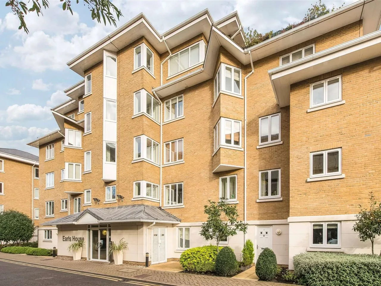 2 bed flat to rent, Strand Drive, Richmond, TW9