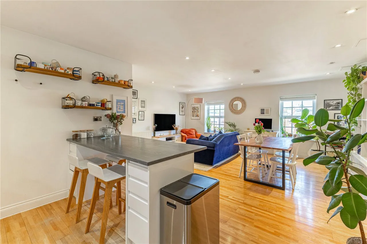 Welmar Mews, London, SW4, photo 6