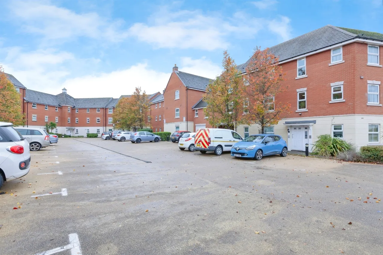 2 bed flat for sale, Old Station Road, Syston, LE7