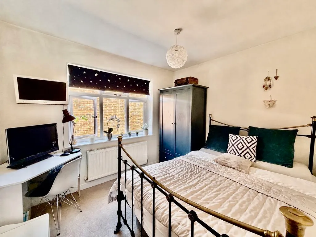 Sedgmoor Road, Flackwell Heath HP10 9AU, photo 12