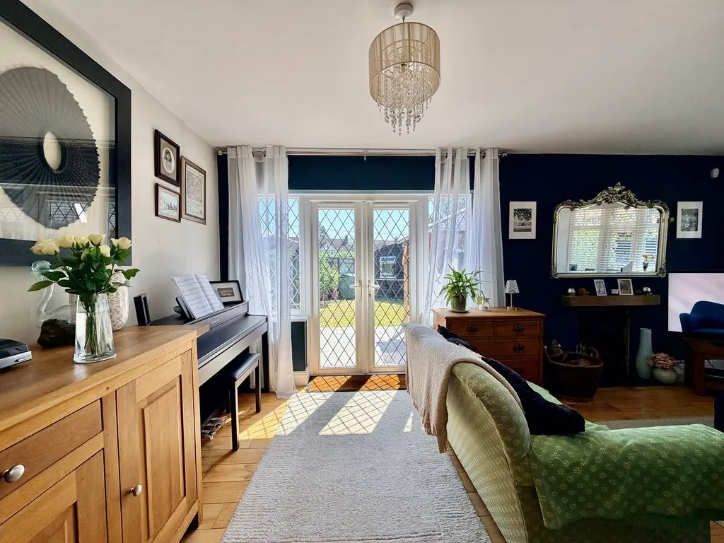 Sedgmoor Road, Flackwell Heath HP10 9AU, photo 6