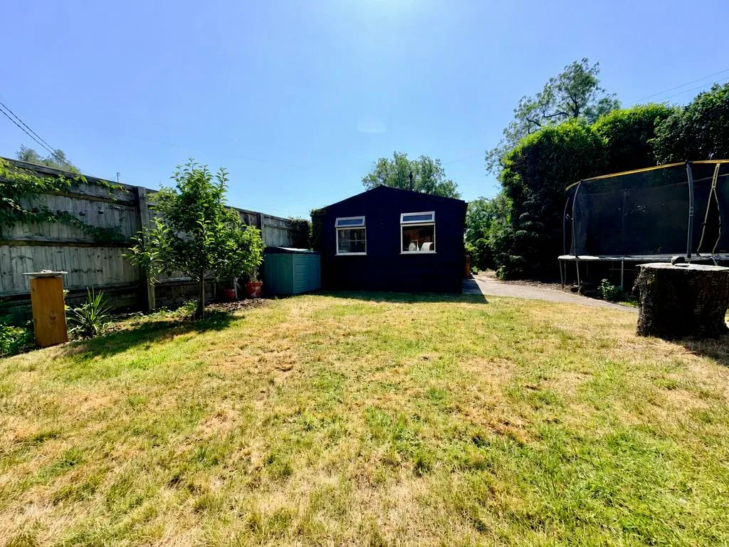 Sedgmoor Road, Flackwell Heath HP10 9AU, photo 18