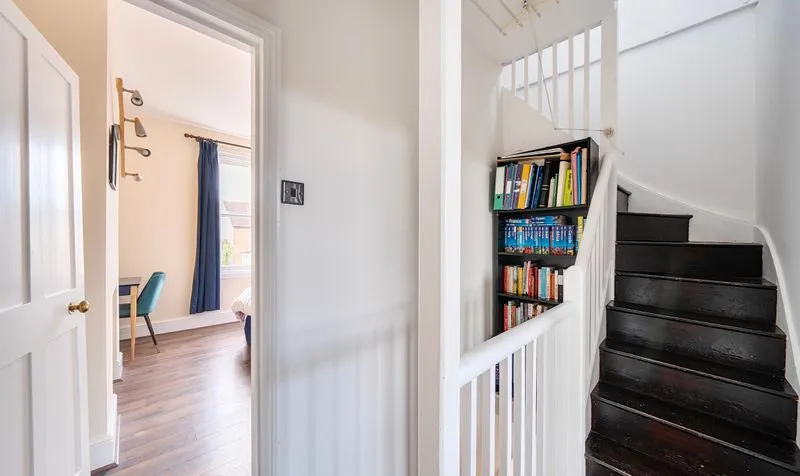 Victoria Place, Epsom, KT17, photo 15