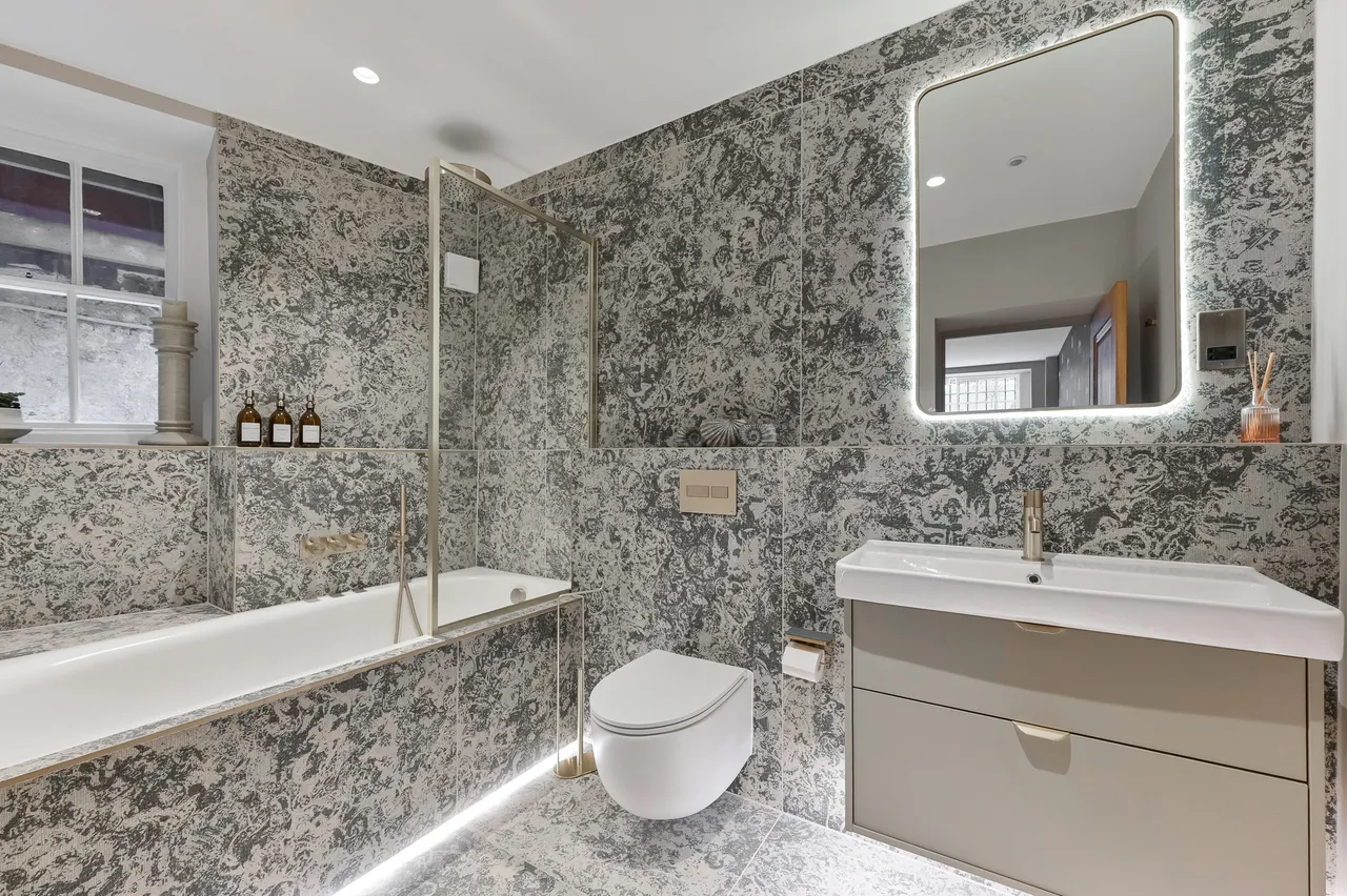 John Street, Holborn, WC1N, photo 12