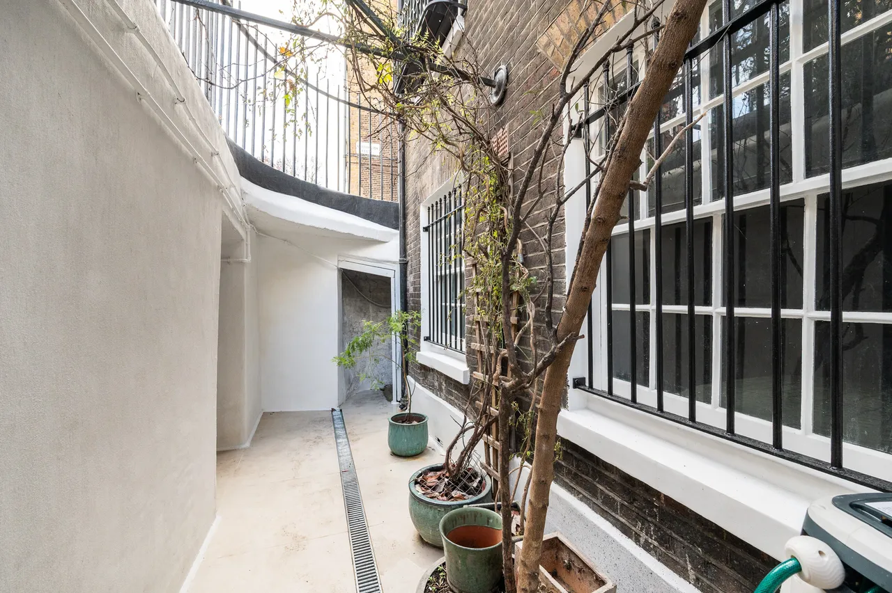 John Street, Holborn, WC1N, photo 17