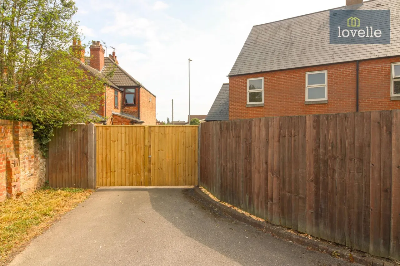 Newbridge Hill, Louth, LN11, photo 3