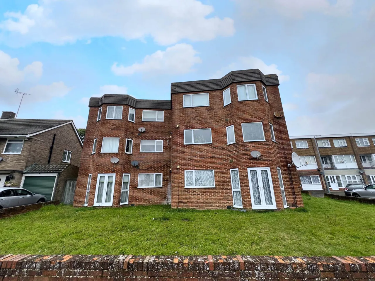 2 bed flat to rent — The Quadrant, Houghton Regis, LU5 5EJ