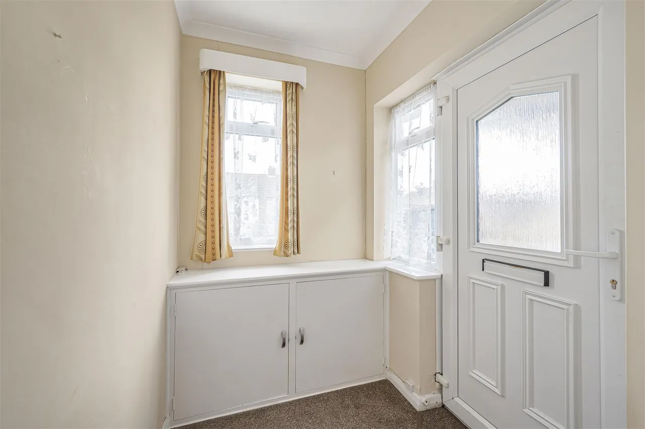 Farm Close, Seaford, photo 15