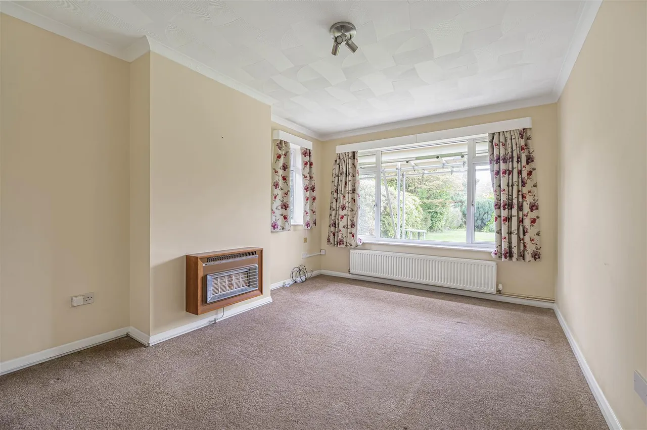Farm Close, Seaford, photo 2
