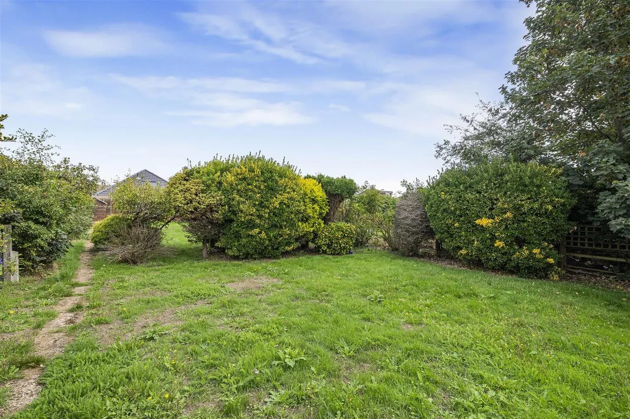 Farm Close, Seaford, photo 9