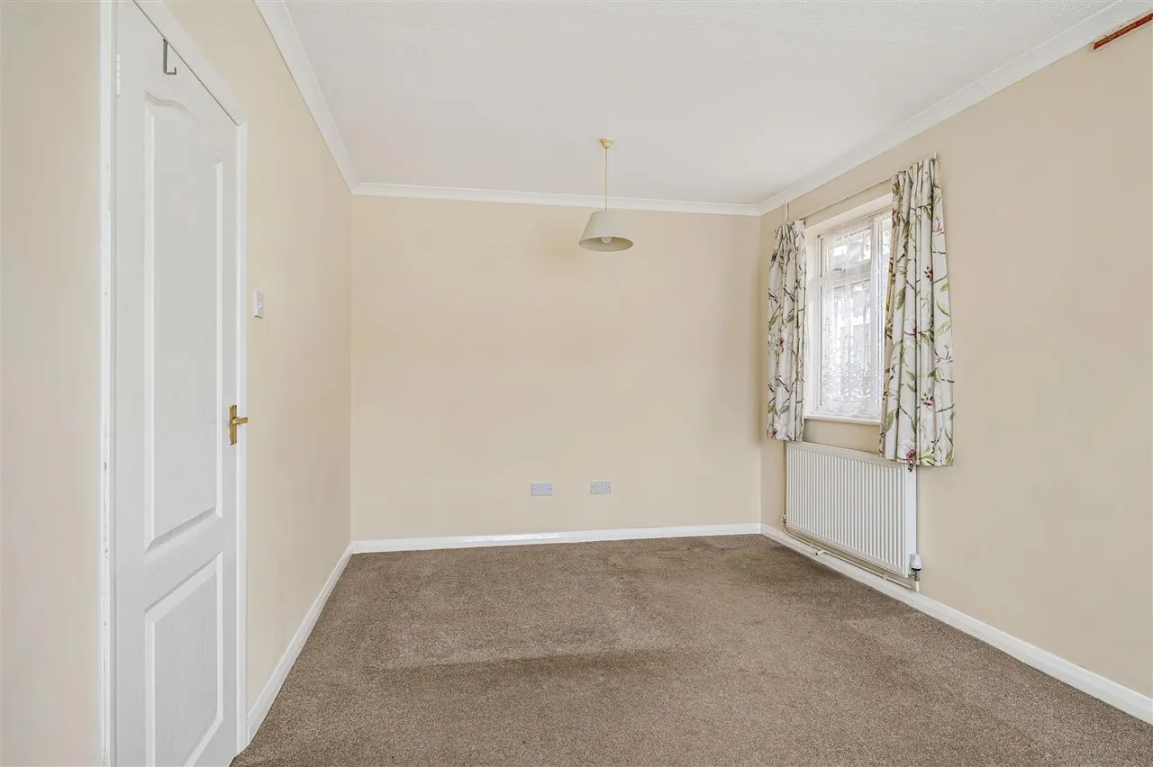 Farm Close, Seaford, photo 11