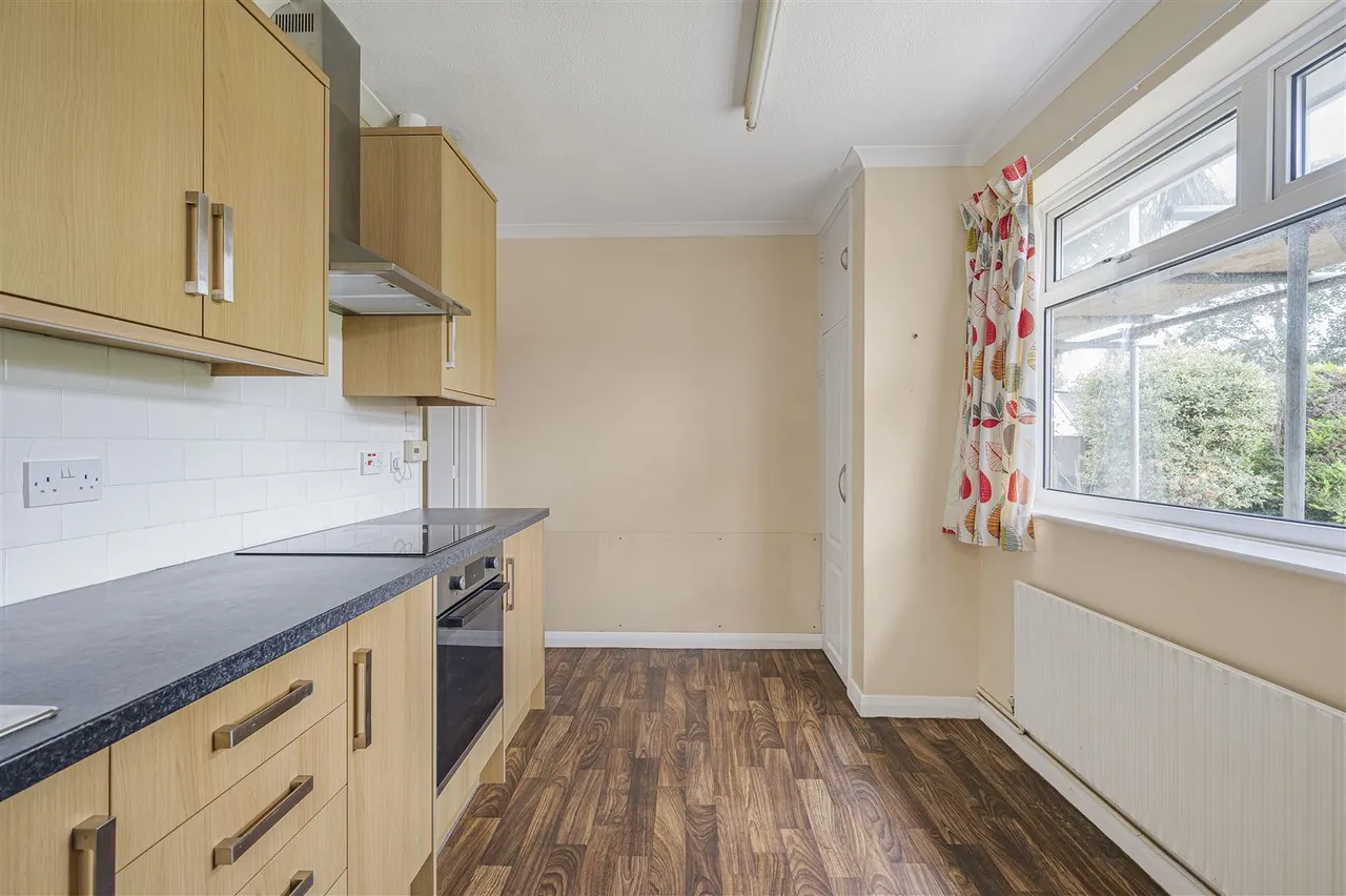 Farm Close, Seaford, photo 3