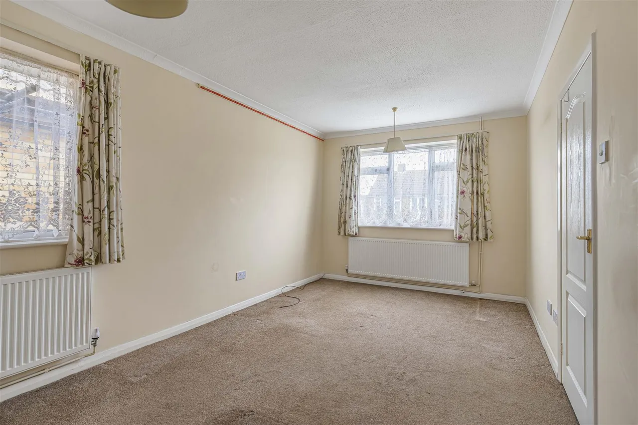 Farm Close, Seaford, photo 10