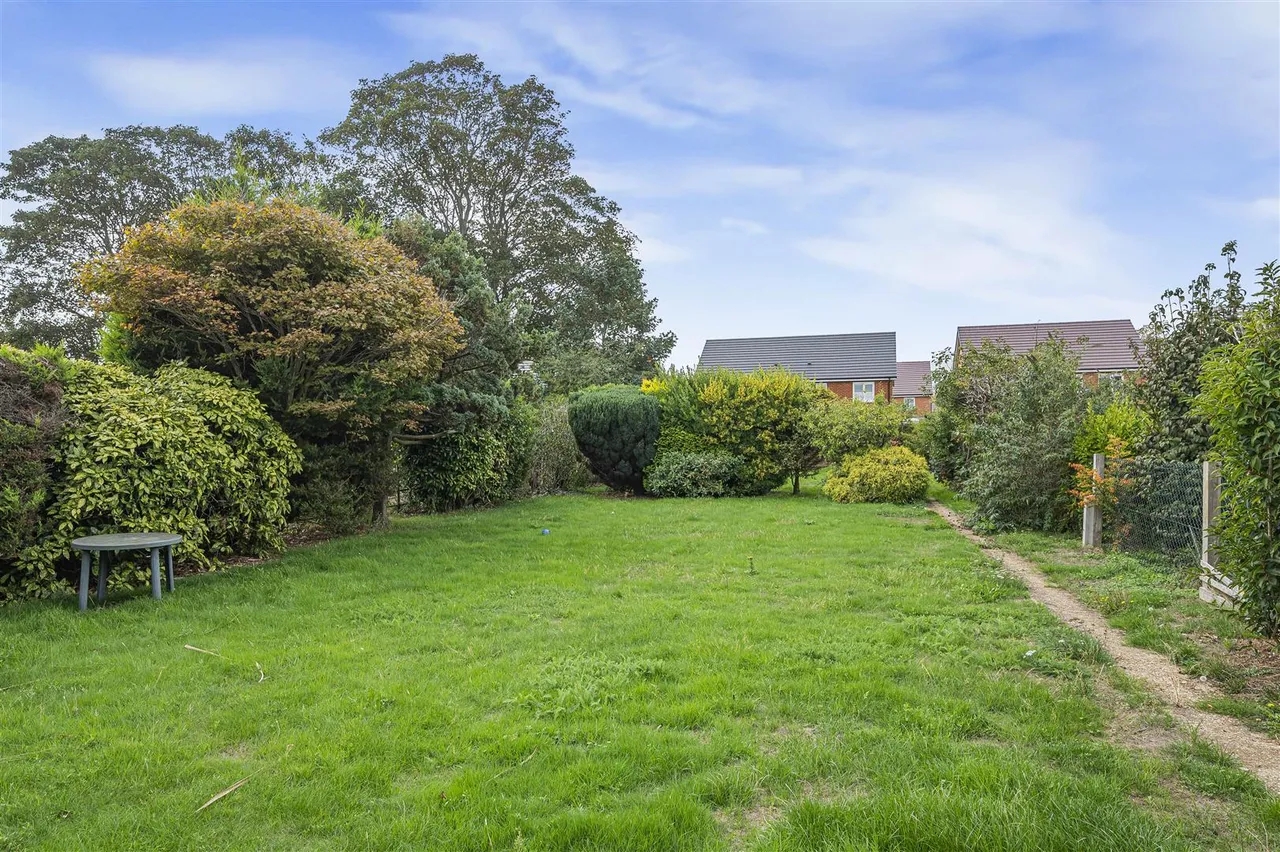 Farm Close, Seaford, photo 6