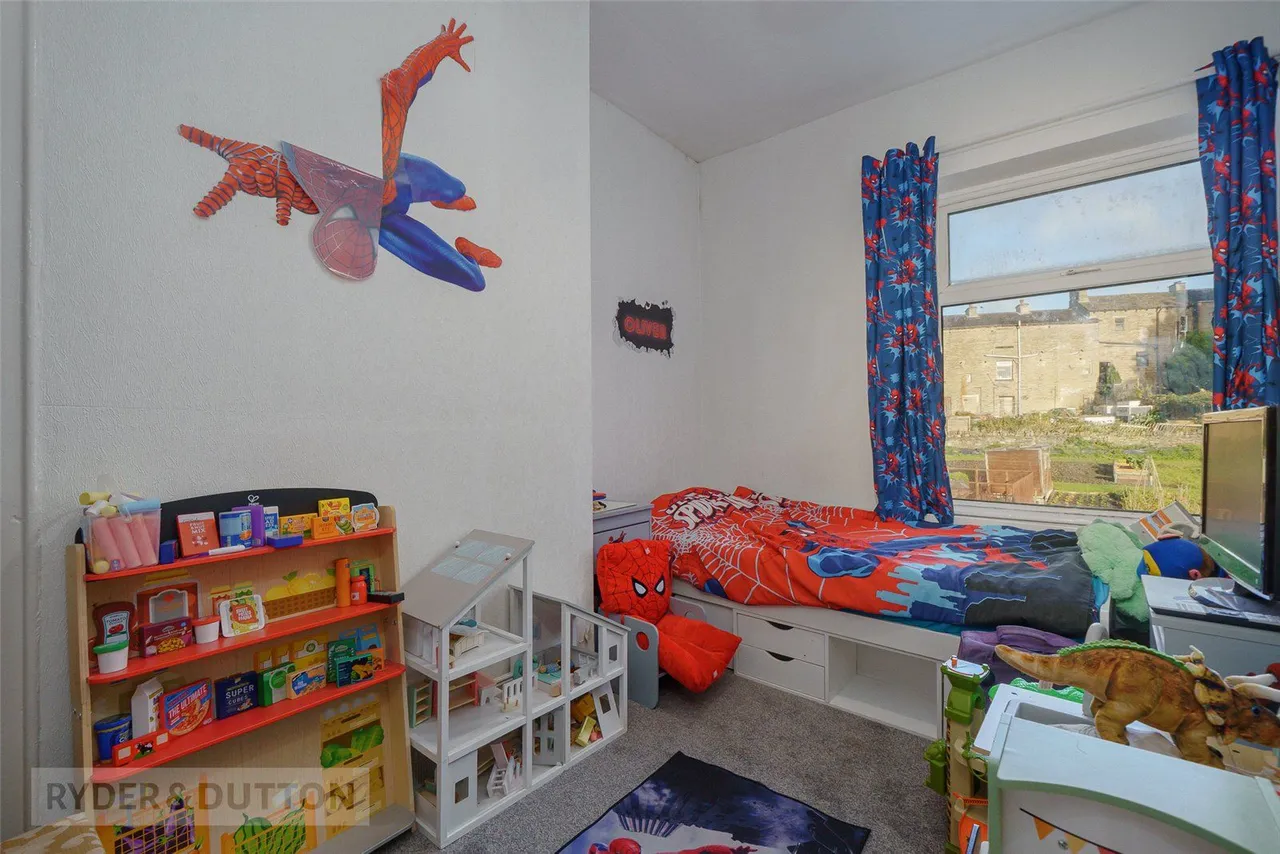 Chestnut Street, Deighton, HD2, photo 12