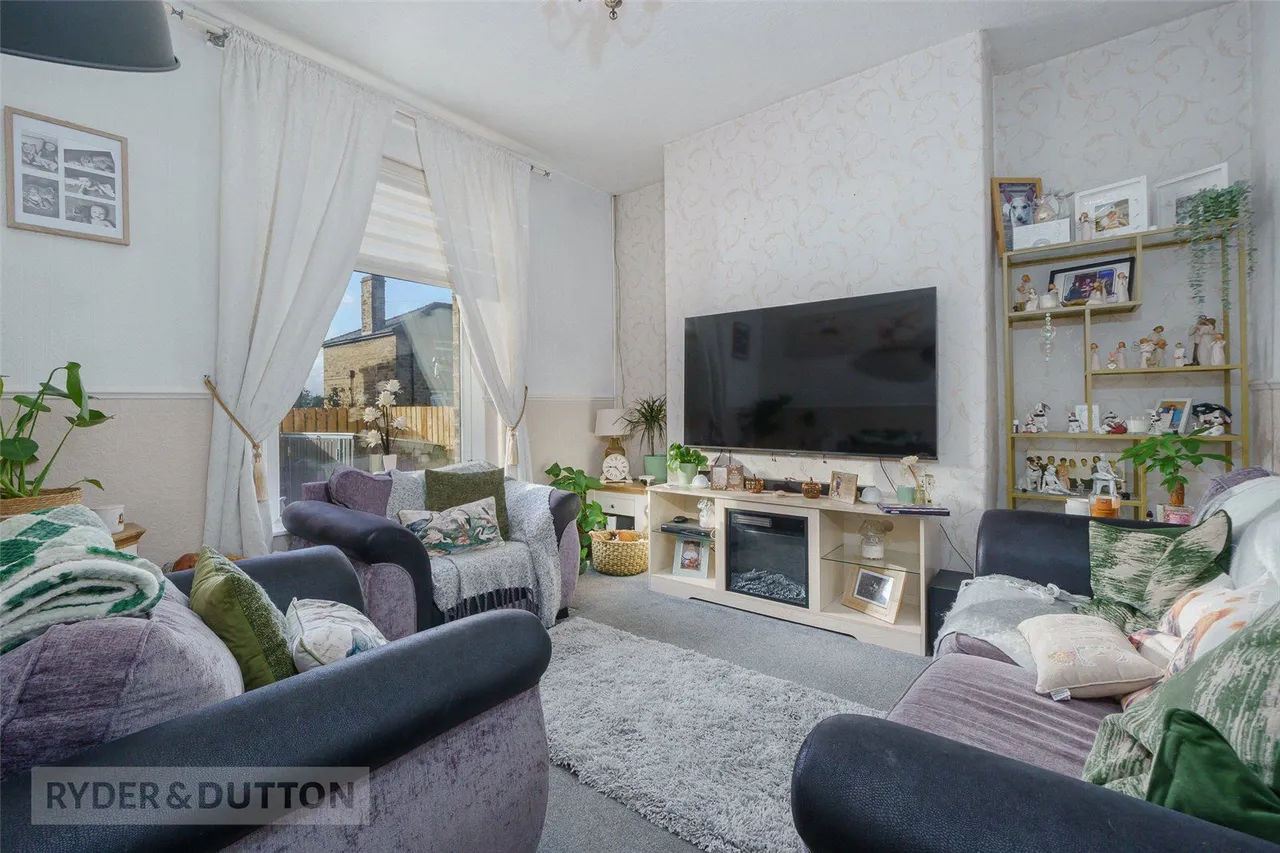 Chestnut Street, Deighton, HD2, photo 4