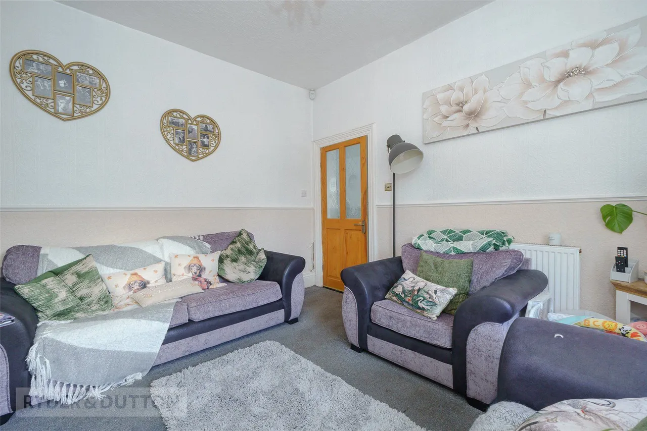 Chestnut Street, Deighton, HD2, photo 5