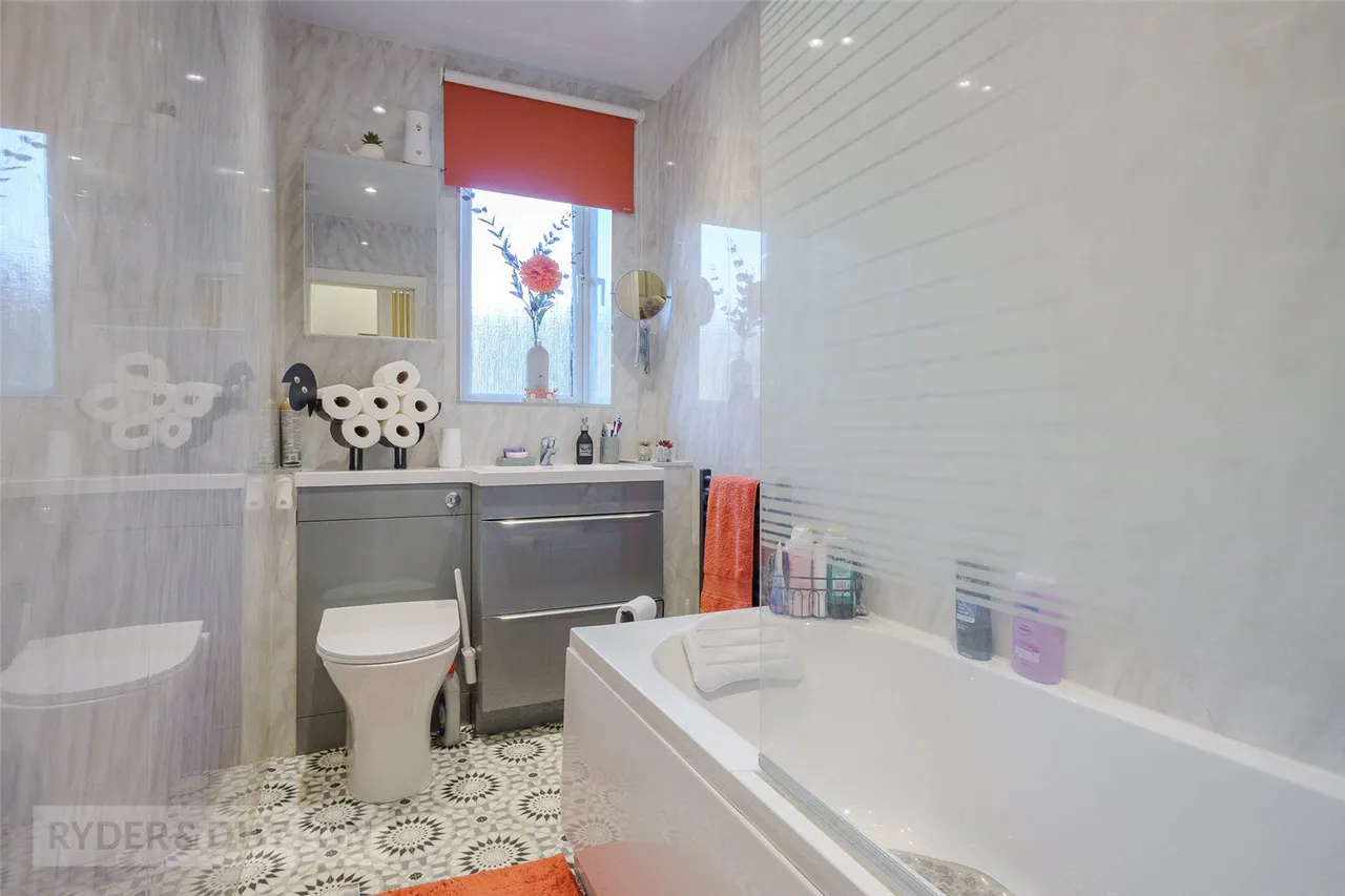 Chestnut Street, Deighton, HD2, photo 14