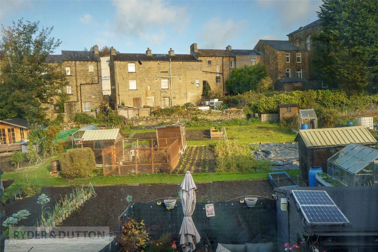 Chestnut Street, Deighton, HD2, photo 9