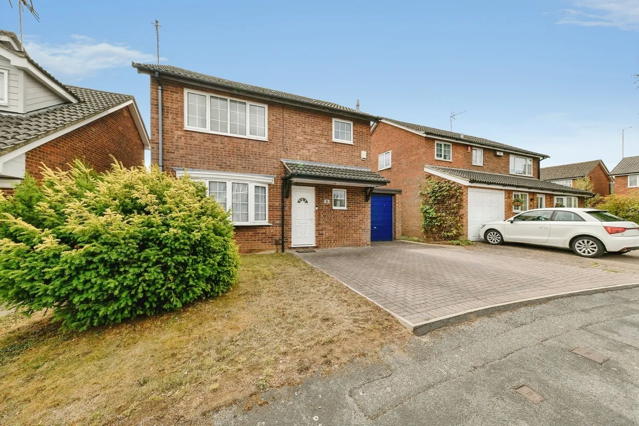 3 bed house for sale — Hardwick Close, STEVENAGE, Hertfordshire, SG2