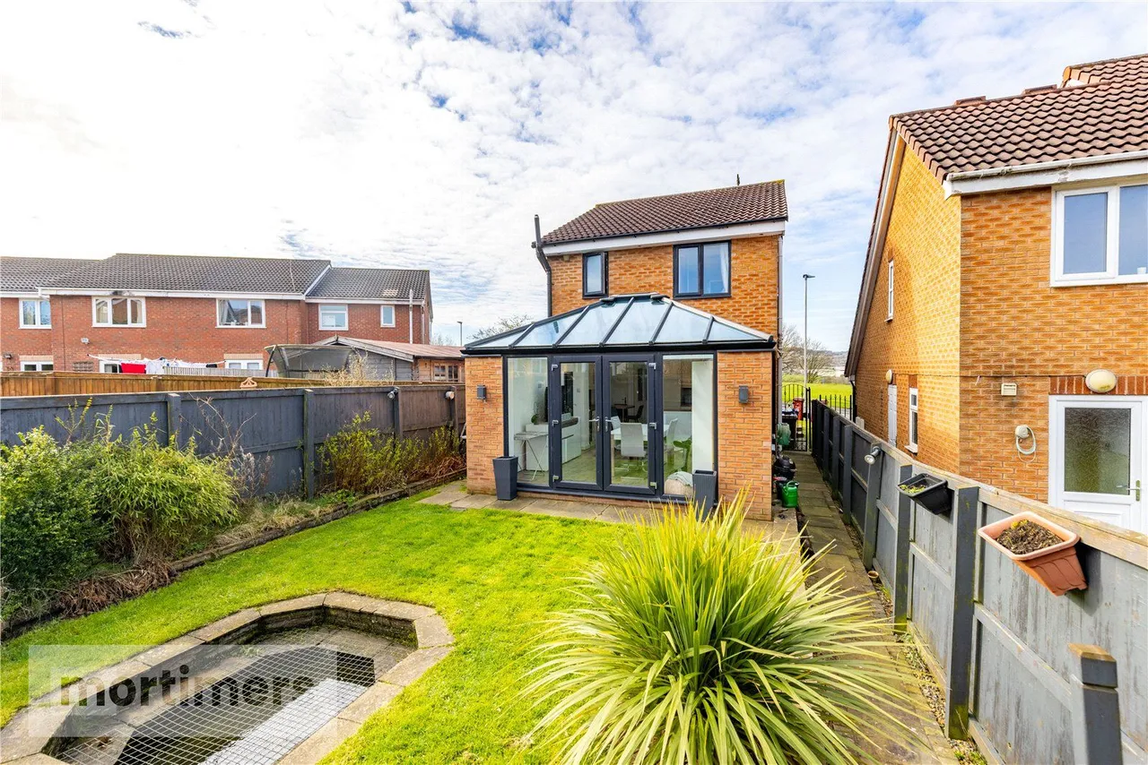 Delphinium Way, Lower Darwen, BB3, photo 19