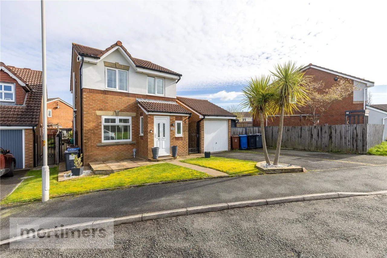 3 bed house for sale, Delphinium Way, Lower Darwen, BB3