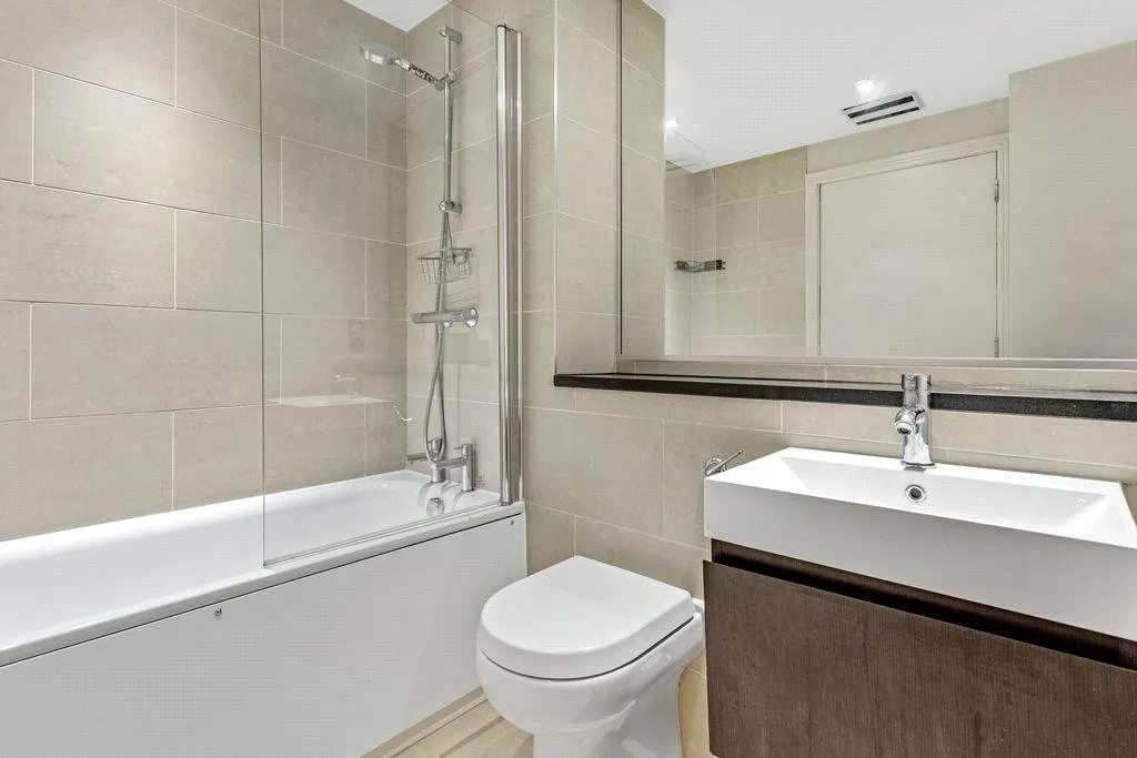 Mansell Street, London, E1, photo 11