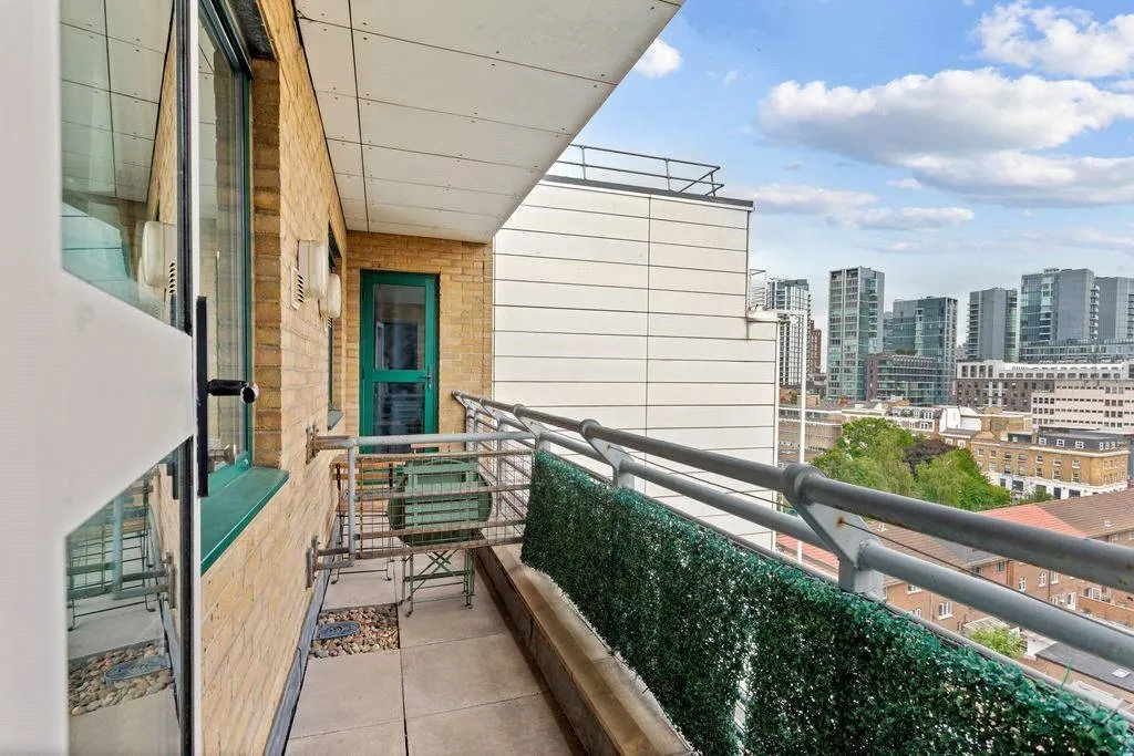 Mansell Street, London, E1, photo 10