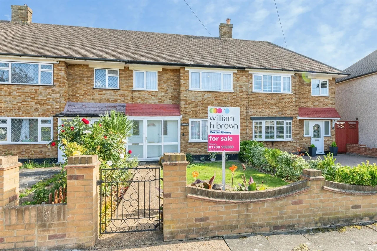 3 bed house for sale, Nelson Road, Rainham, RM13
