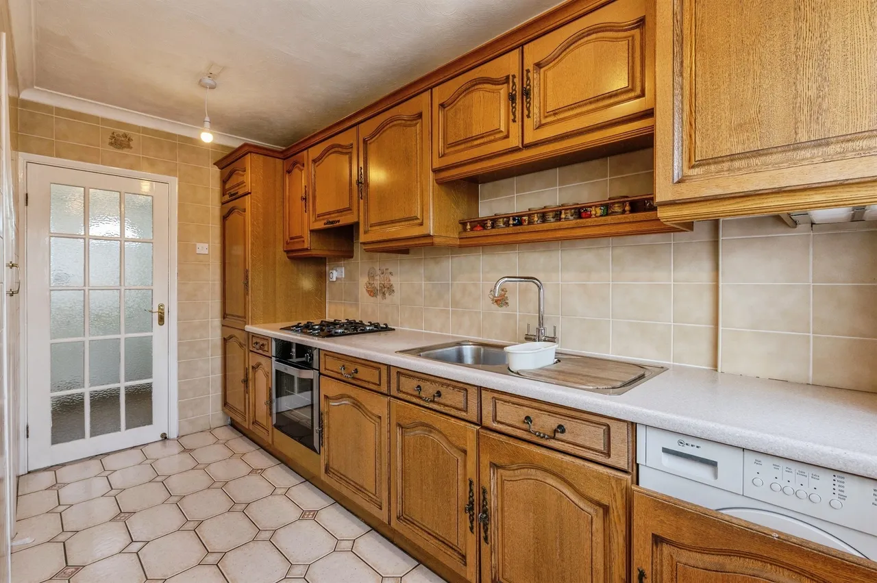 Nelson Road, Rainham, RM13, photo 12