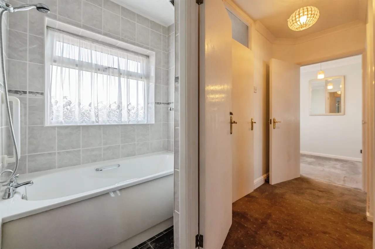 Nelson Road, Rainham, RM13, photo 14