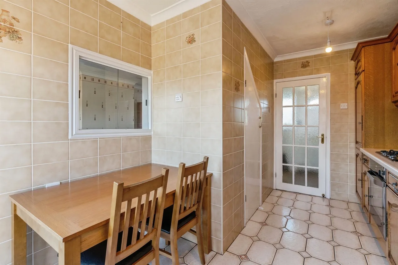 Nelson Road, Rainham, RM13, photo 16