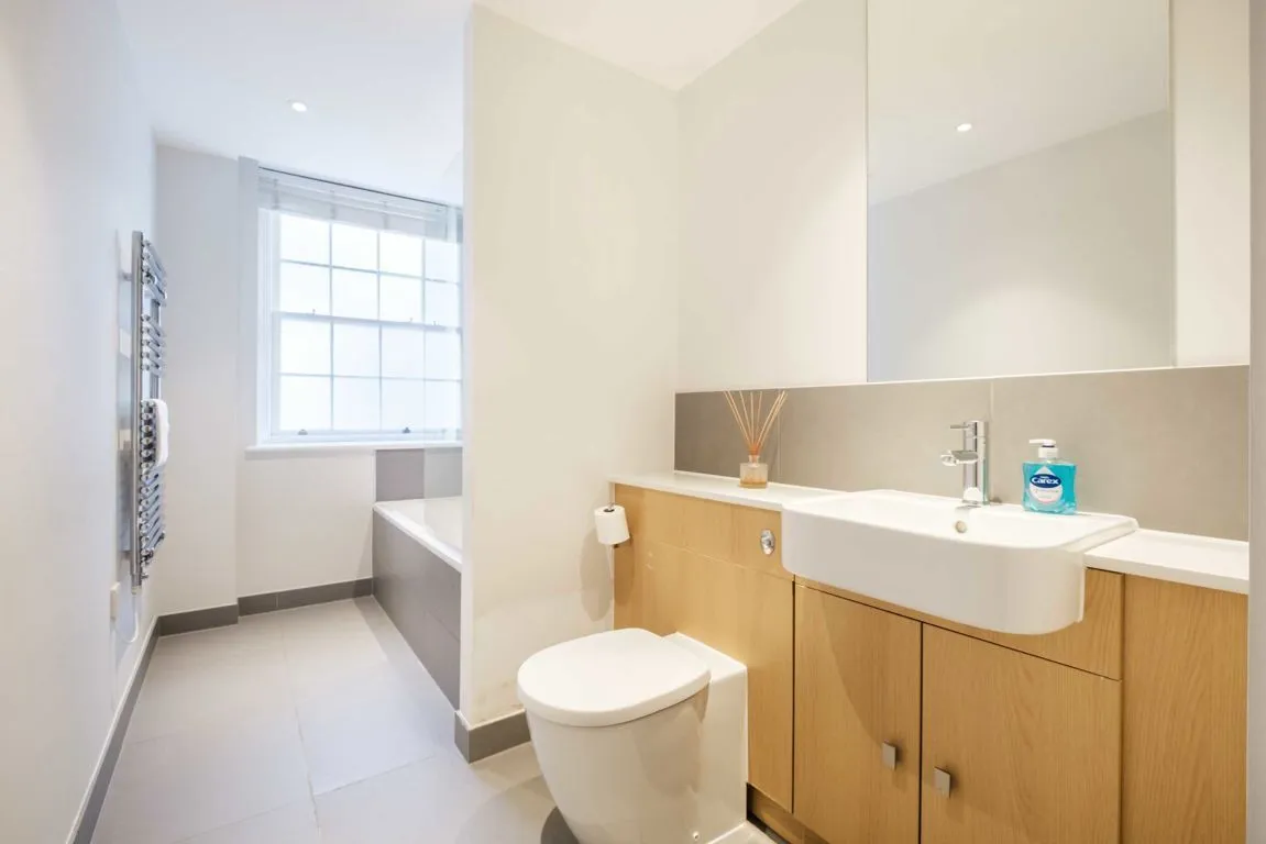 Lovat Lane, EC3R, photo 11