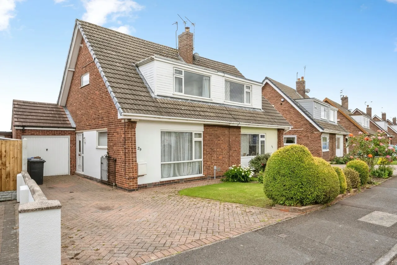 3 bed house for sale — Milton Road, Branton, Doncaster, South Yorkshire, DN3