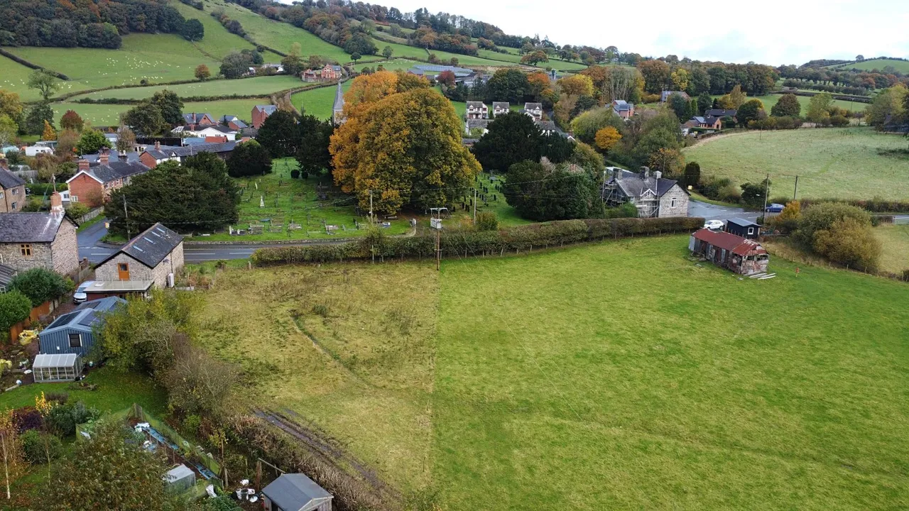 Llanwnog, Caersws, photo 4