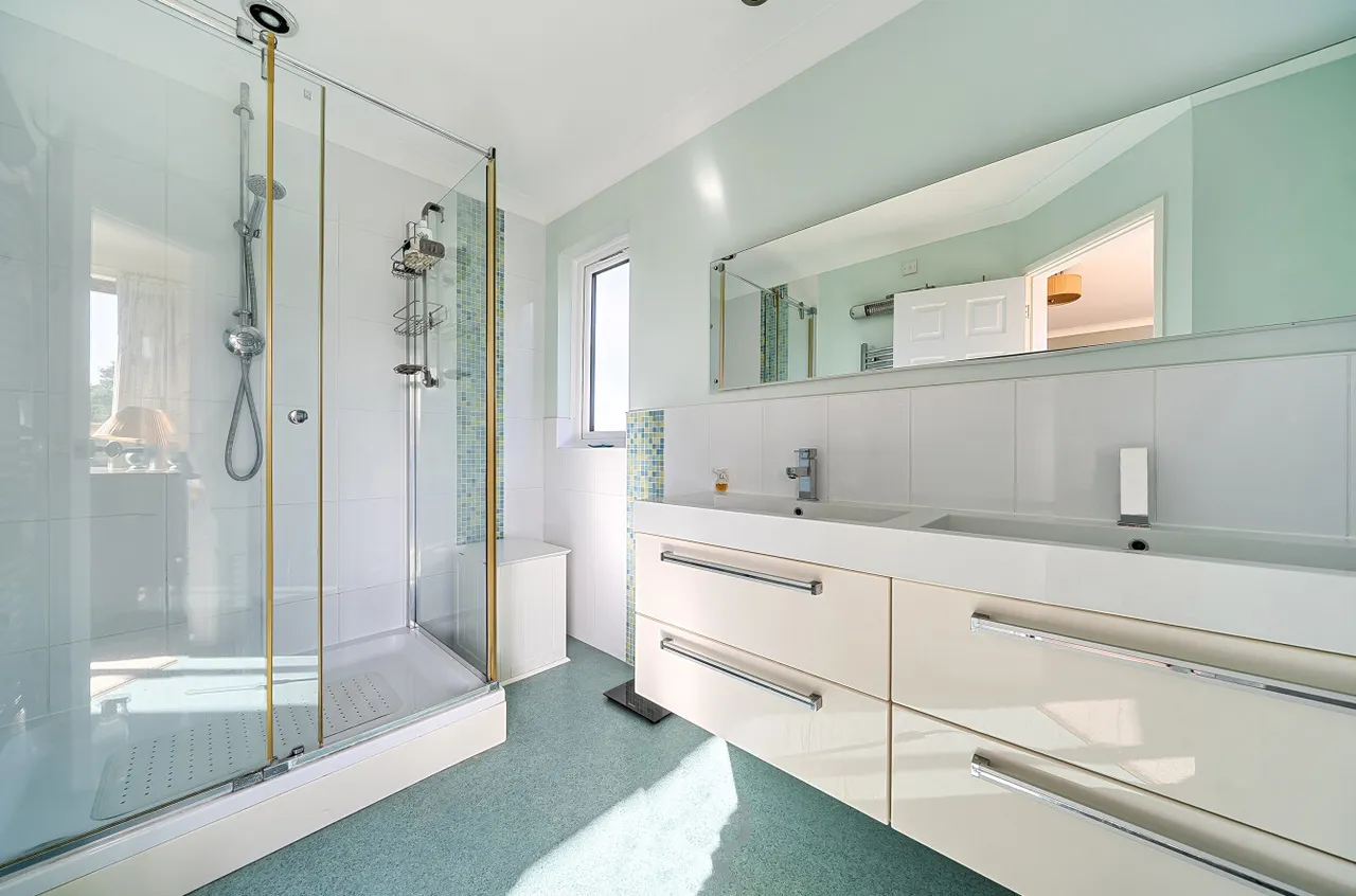 Whitehorn Drive, Landford, SP5, photo 9